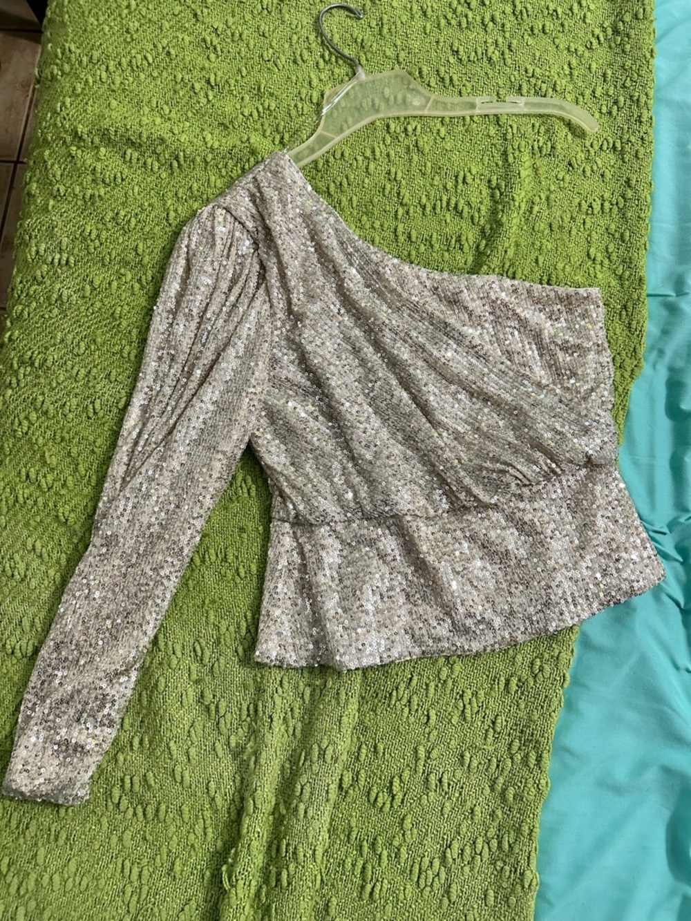 DO+BE Silver Sequin One-Shoulder Peplum Blouse